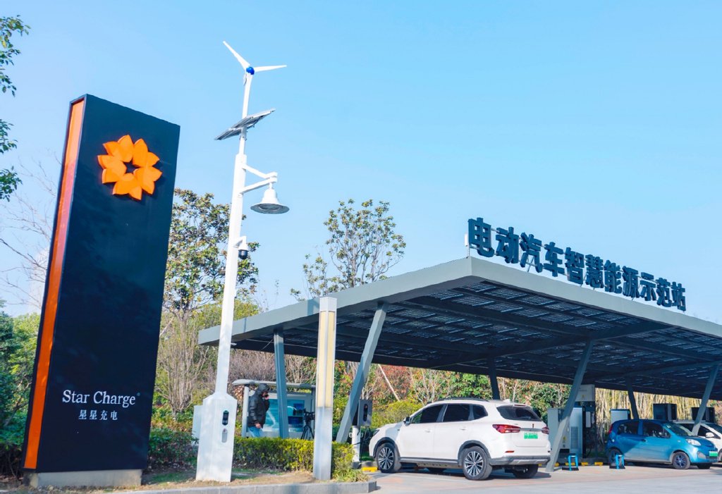 调查新能源重卡充电赛道分化:央国企布局干线小散户加速出局(图1)